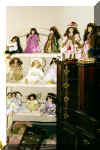 dollroom-shelves.jpg (357274 bytes)